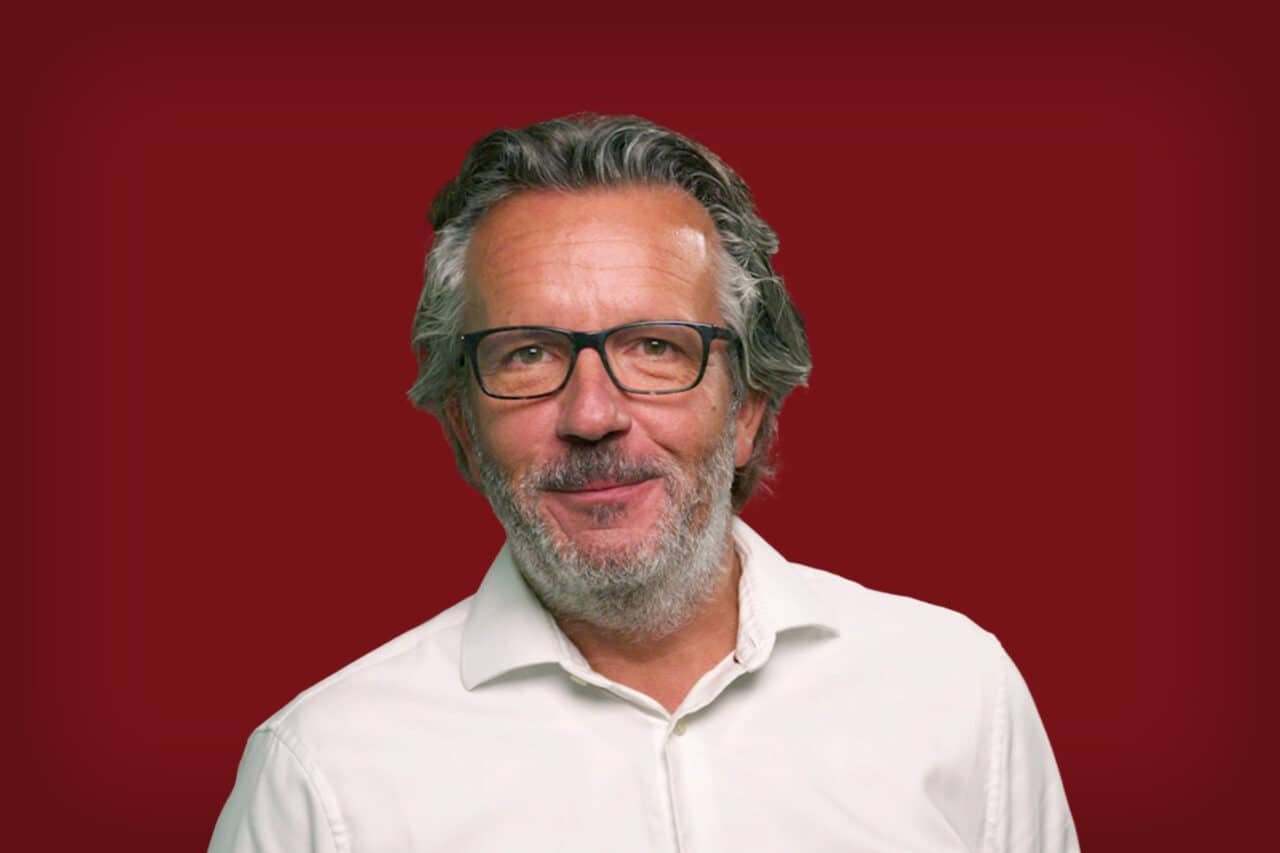 Portretfoto van Michel Giezen, content en creatie directeur bij Sabel Communicatie